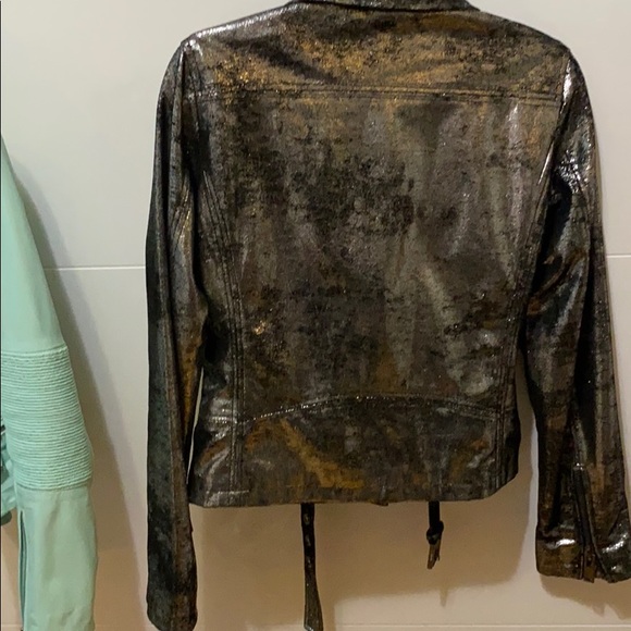 Giselle Bundschen for Ellus. Metallic Jacket - Picture 4 of 4